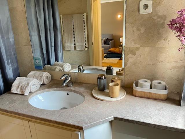 Besthomestay- Lisbon- Garden, Pool & Garage Apartamento *