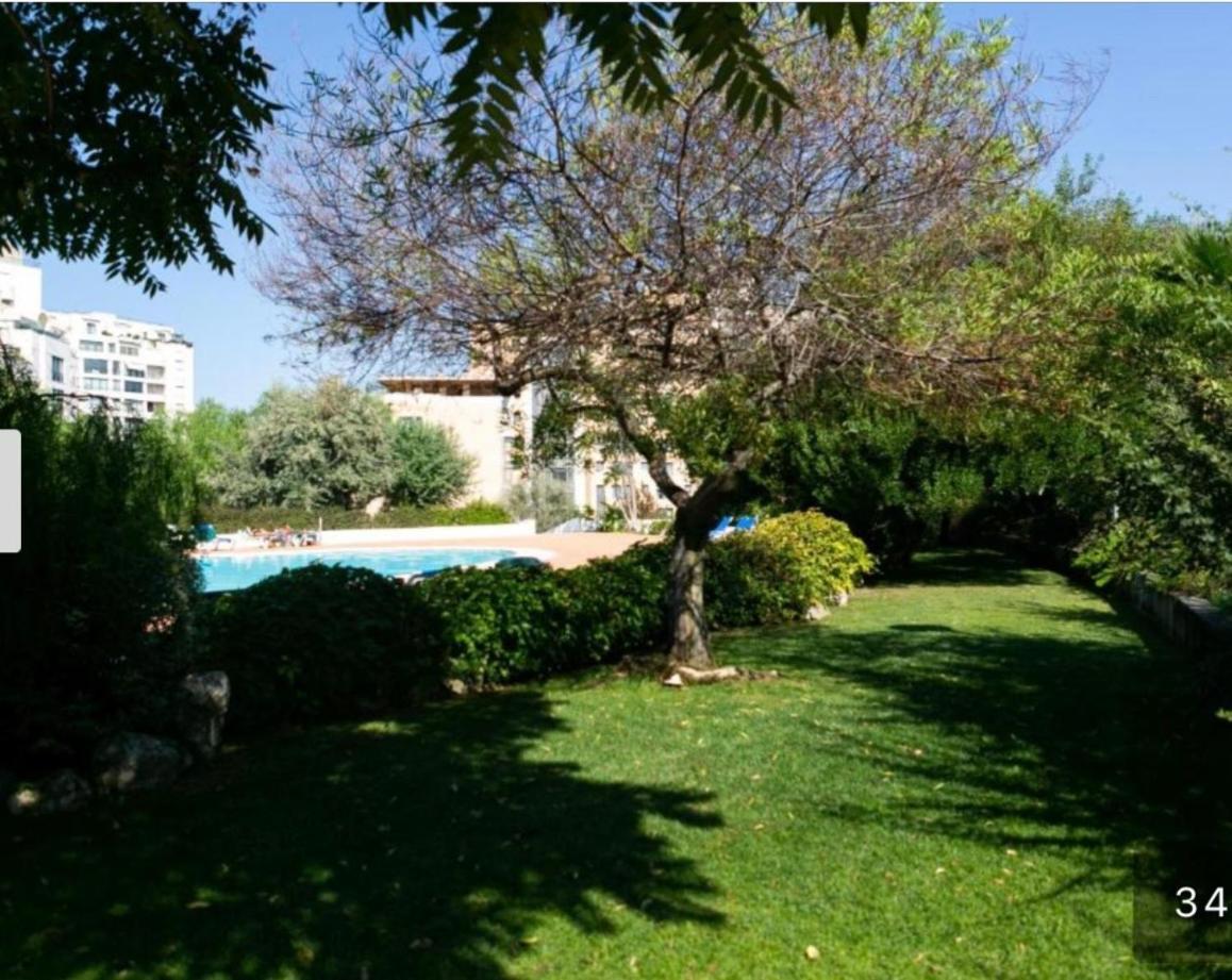 Besthomestay- Lisbon- Garden, Pool & Garage Apartamento *